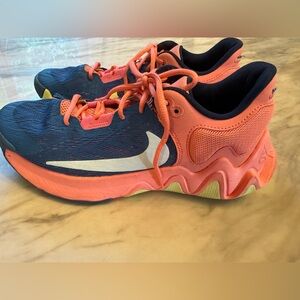 Excellent Condition Men’s Giannis Immortality 2 Basketball Shoes